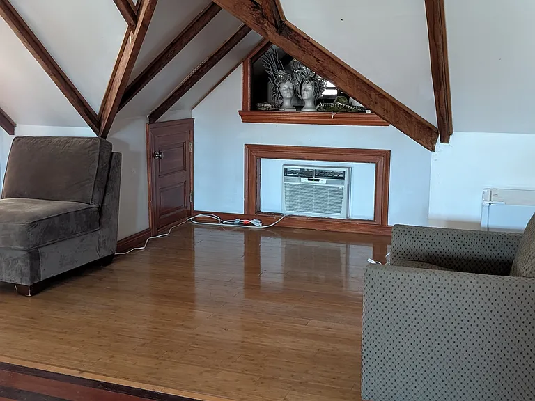 826 S Burlington Ave — Photo 14