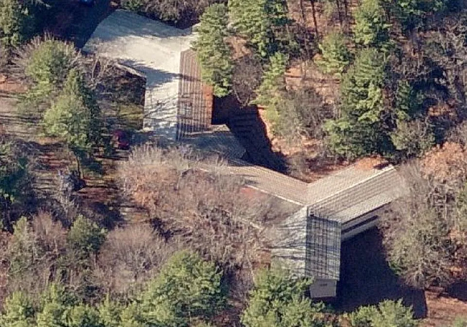 Building Photo 5