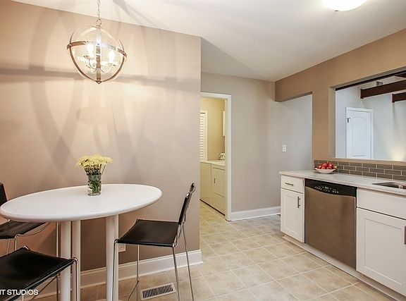 5th image of 1704 Cambourne Ln