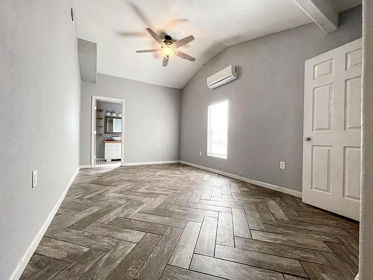 244 Ridgewood Ave — Photo 12