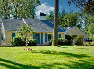 49 Drury Ln, Longmeadow, MA 01106