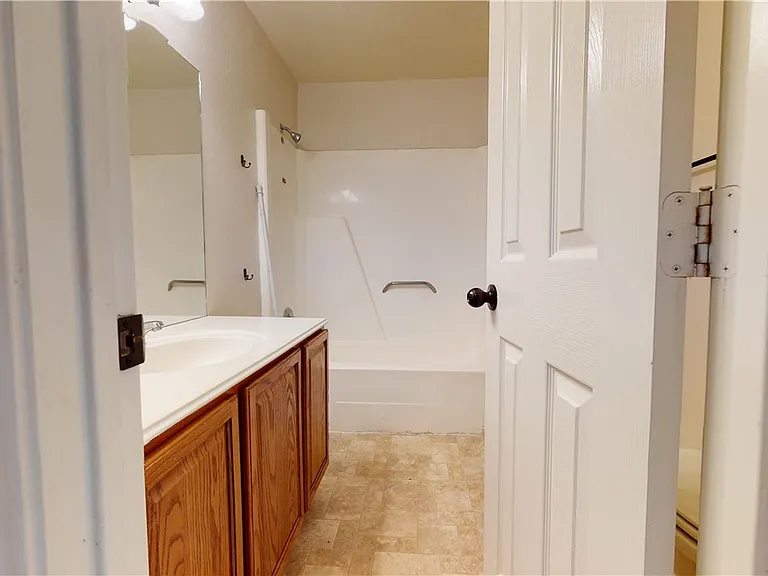 1915 Pine Tree Dr #A — Photo 19