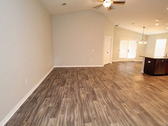 3rd image of 5605 Peach Dr