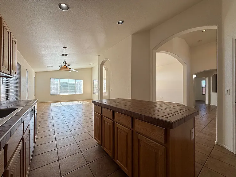 8202 S 47th Ave — Photo 11