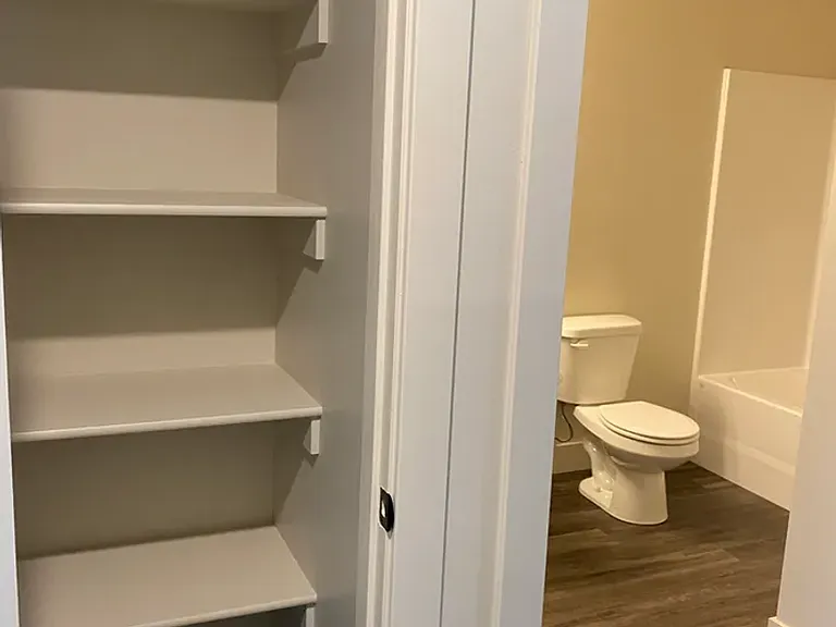 310 Ella Ln — Photo 2