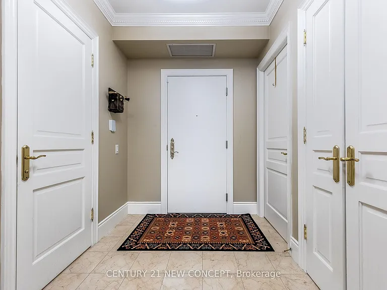 7071 Bayview Ave #204 — Photo 1