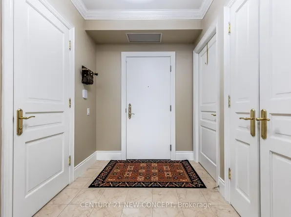 7071 Bayview Ave #204, Markham, ON L3T 7Y8
