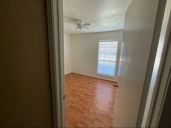 4th image of 2809 Stratford Ln