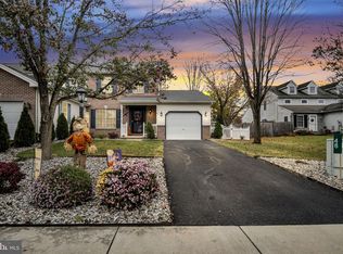 48 Warwick Cir, Mechanicsburg, PA