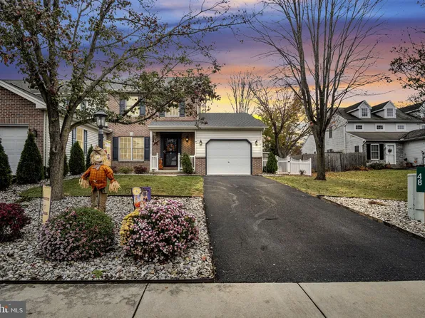 48 Warwick Cir, Mechanicsburg, PA 17050