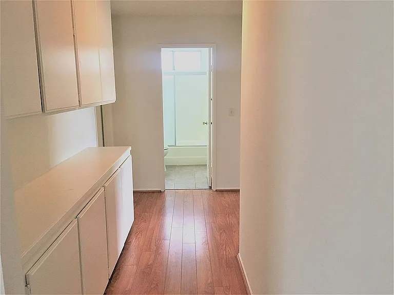 11054 Wesley Ave — Photo 8