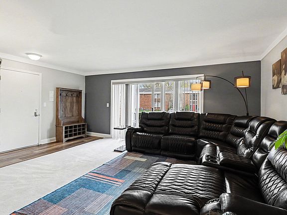 5th image of 29502 Bobrich St #23