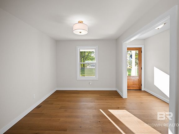 3rd image of 21276 S Meadows Dr