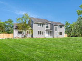 32 Vista Ct, Riverhead, NY 11901