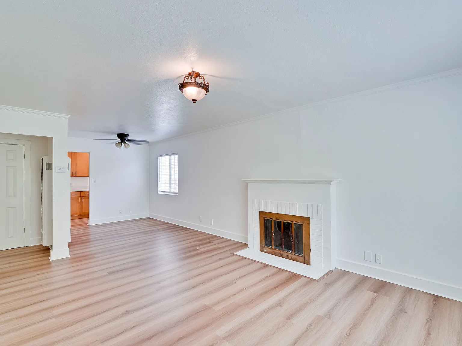 3 bed, 1340 sqft, $5,200 — Photo 4