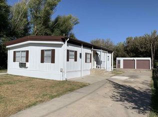 224 E 4th St, Axtell, NE 68924
