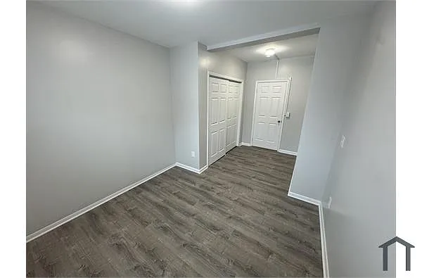 Building Photo - 129 Weed Ave #1