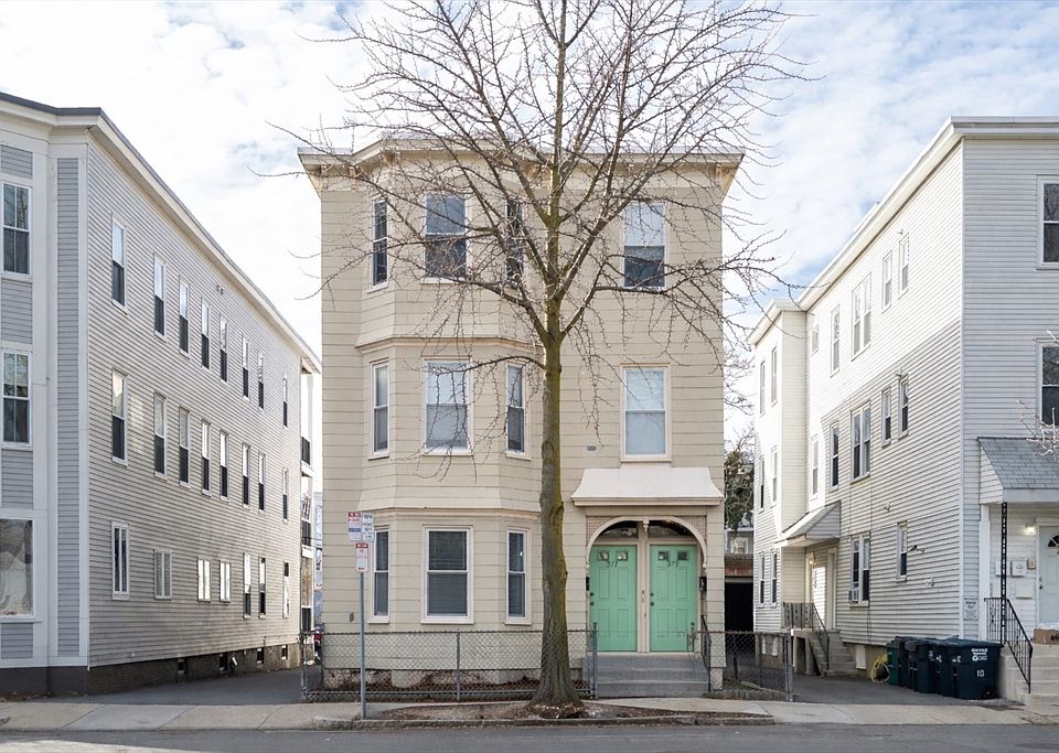 1st image of 377-379 Cardinal Medeiros Ave