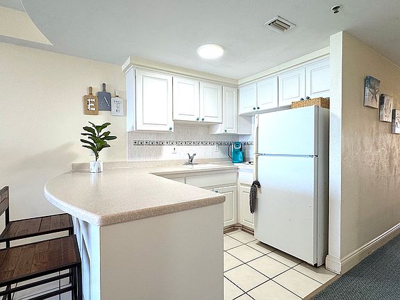 5th image of 2700 N Atlantic Ave #307