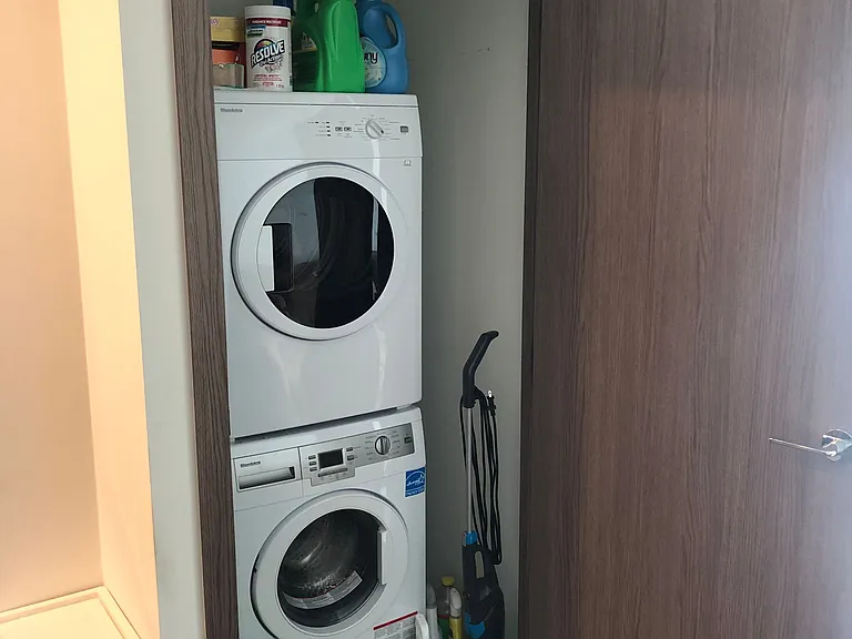 17 Bathurst St #1512 — Photo 10