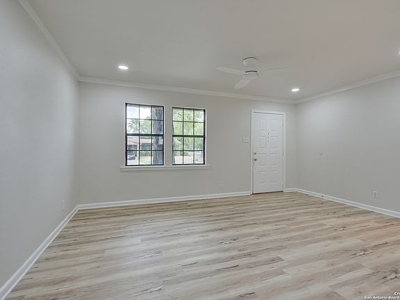 2nd image of 302 STOREYWOOD DR