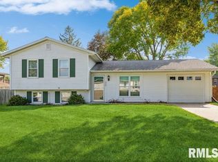 2307 Cameron Dr, Clinton, IA 52732