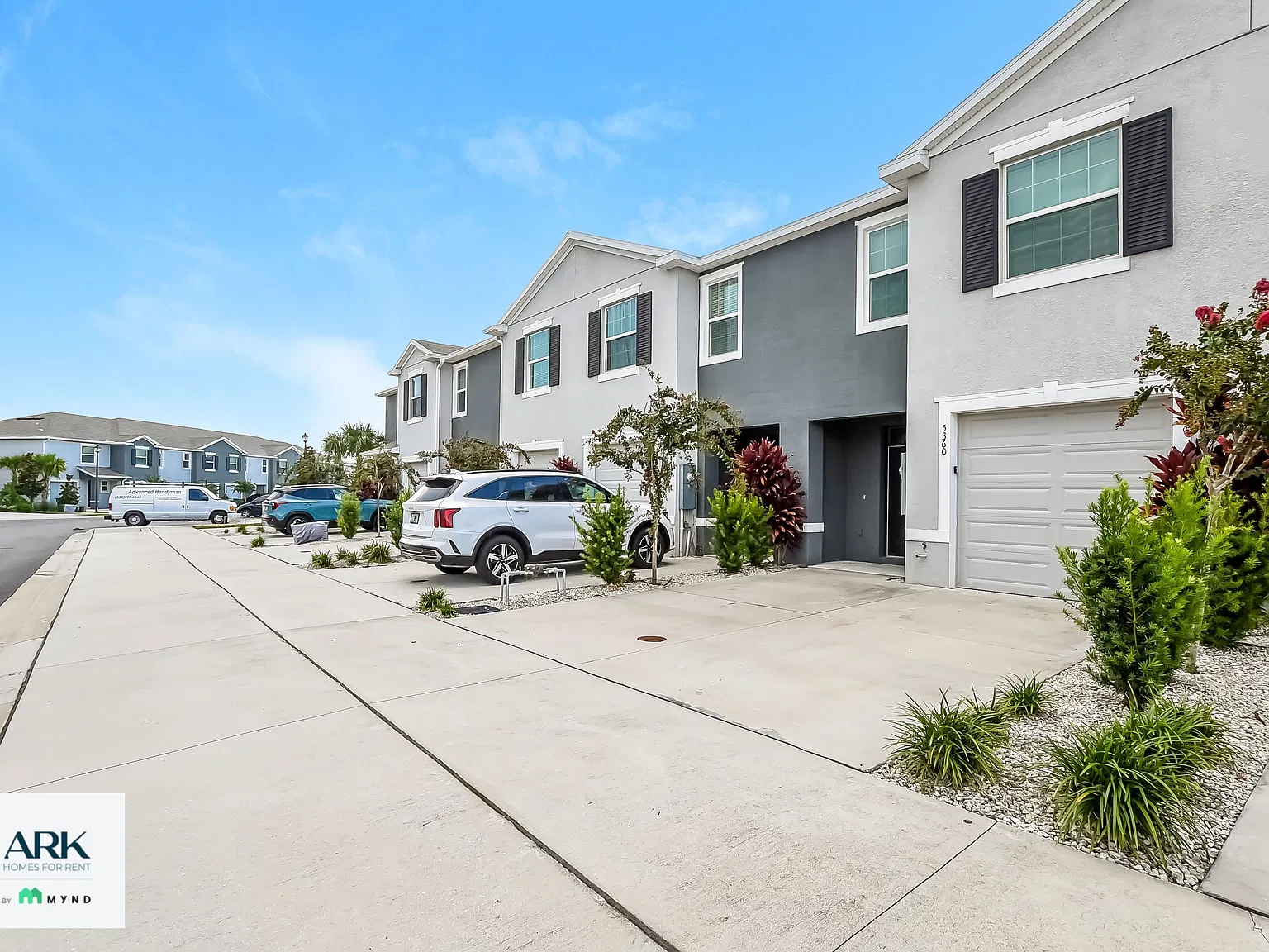3 bed, 2.0 bath, 1673 sqft, $2,015 — Photo 2