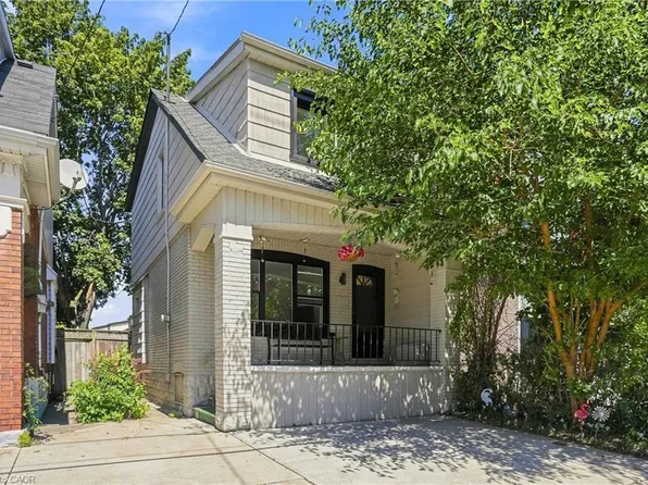 463 Dunsmure Rd, Hamilton, ON L8L 1X4