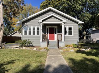 60 Maple St, Crystal Lake, IL 60014