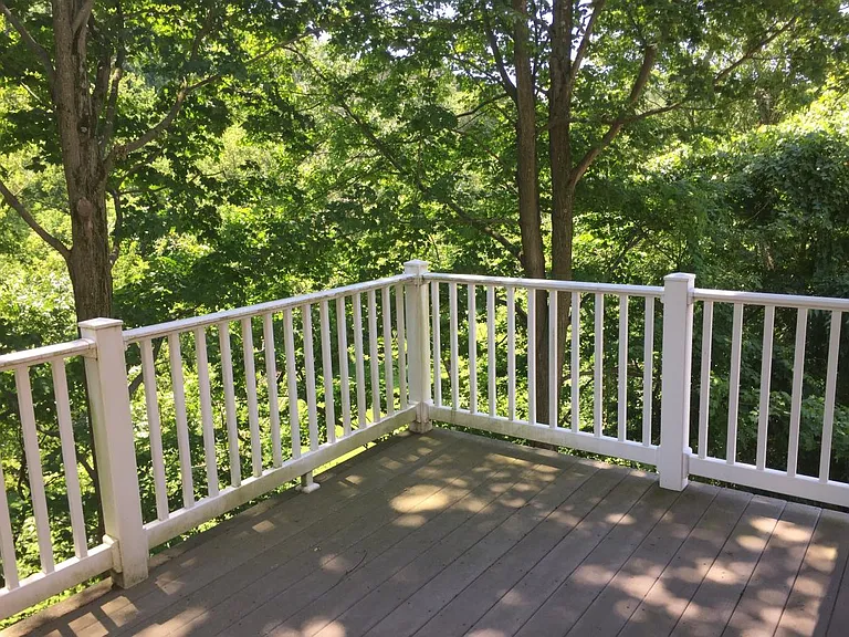 lower deck of game room