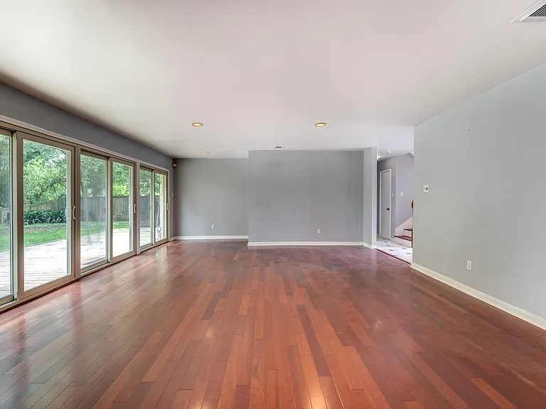 3927 Pleasant Valley Dr — Photo 20