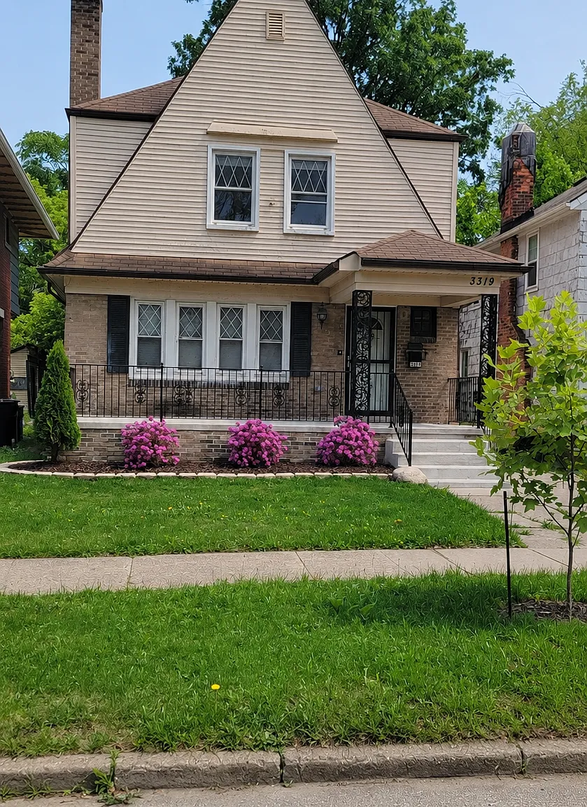 3 bed, 1483 sqft, $1,800 — Photo 1