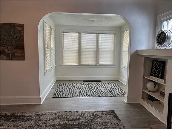 5th image of 1035 Valdes Ave