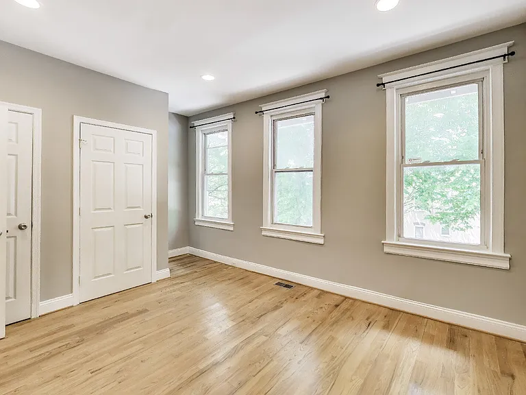 1917 Lincoln Rd NE — Photo 14