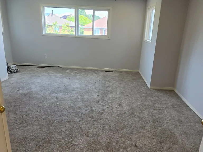 39 Pogson Dr — Photo 17