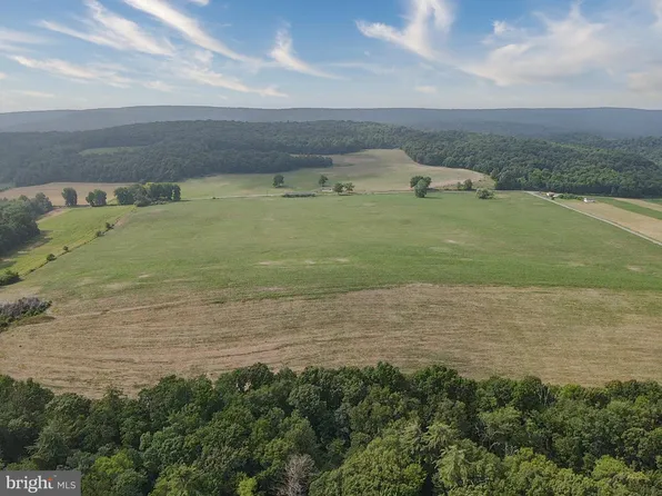 521 Golf Rd, Tamaqua, PA 18252