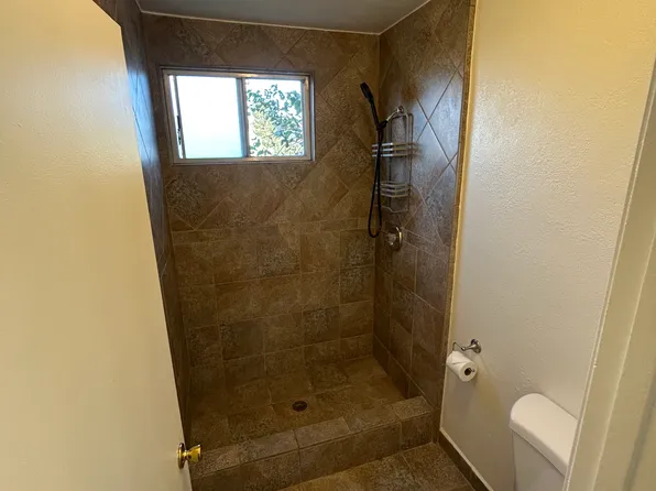 370 Walnut Ave APT 15, Carlsbad, CA 92008
