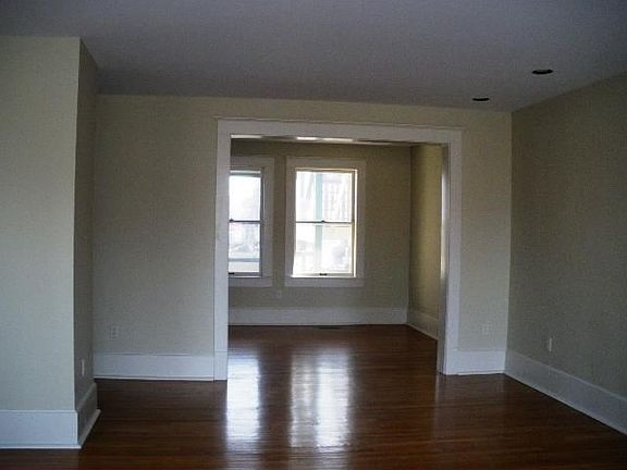 3rd image of 618 Madison St