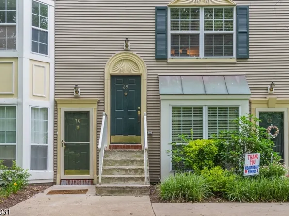 69 Heritage Ct, Montville Twp., NJ 07082