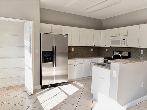 4th image of 11480 NW 77th St #11480