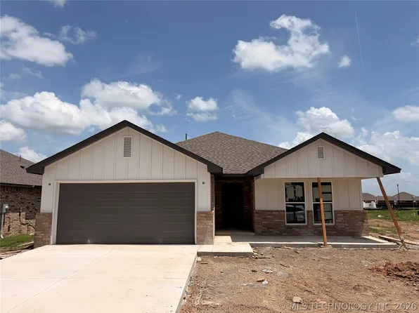 10927 S 271st East Ave, Coweta, OK 74429