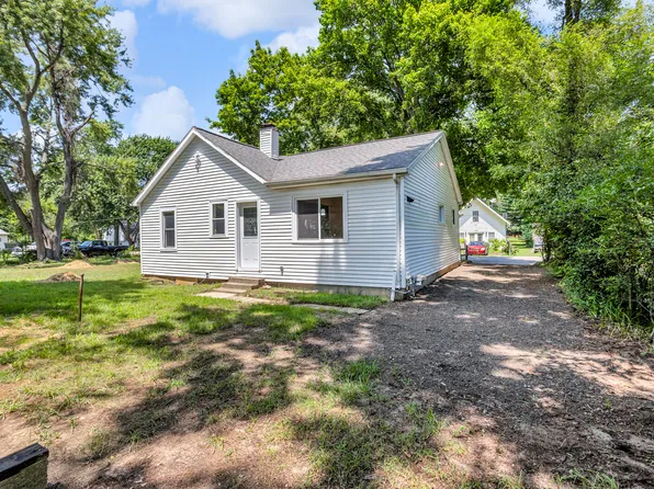 105 Trumble Ave, Jackson, MI 49203