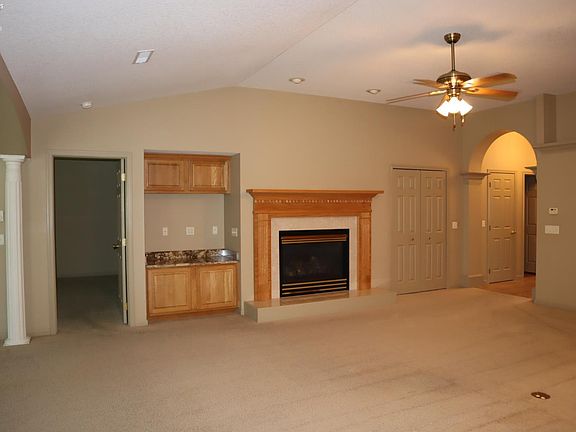3rd image of 25 Falcon Crest Dr Unit A