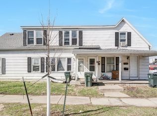501 W 2nd St, Cedar Falls, IA 50613