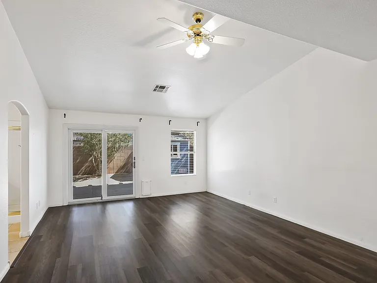 9892 Vermillion Cliffs Ave — Photo 21