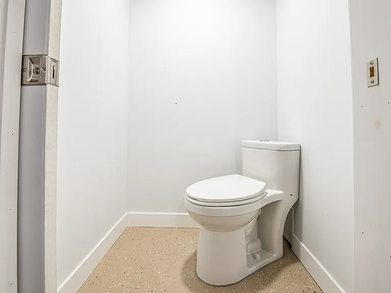 5013 W Montrose Ave #G — Photo 27