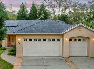 1058 Montclair Dr, Redding, CA 96003