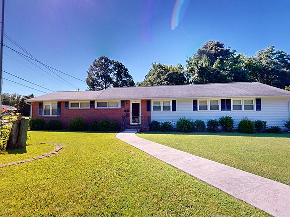4th image of 409 Henderson Drive