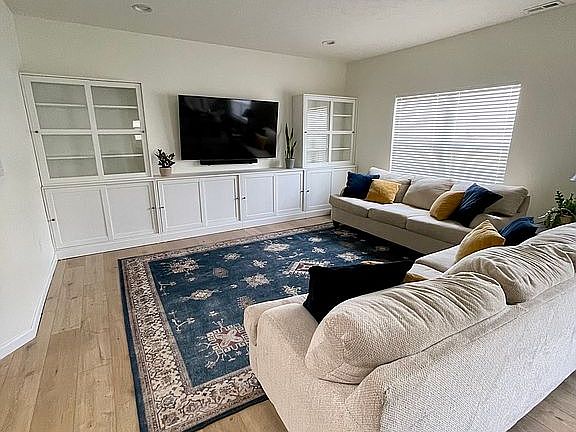 3rd image of 1367 W Wyndstone Way