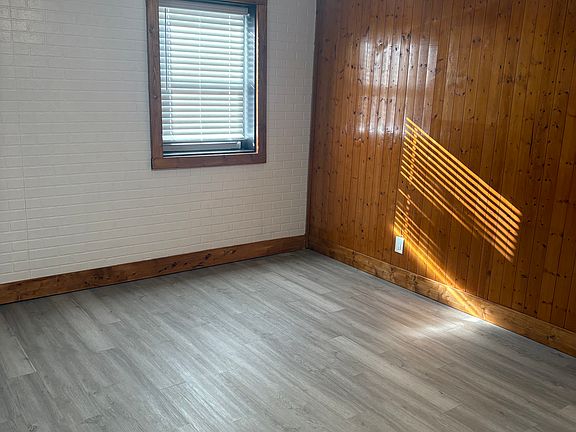 3rd image of 12 Park Lane Ave